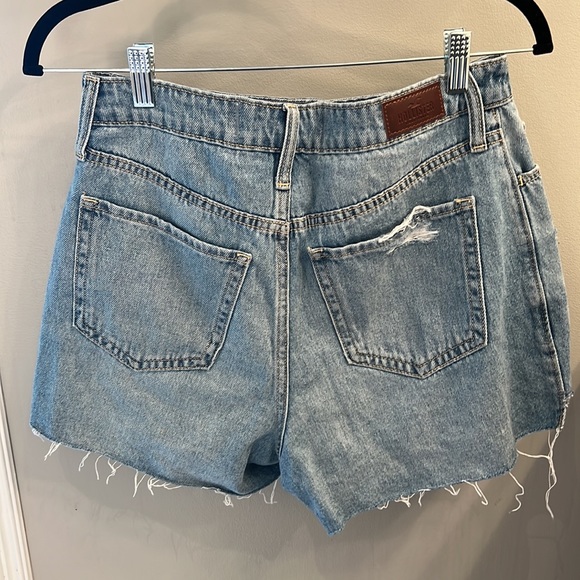 Ultra High Rise Shorts 3” - Picture 2 of 5